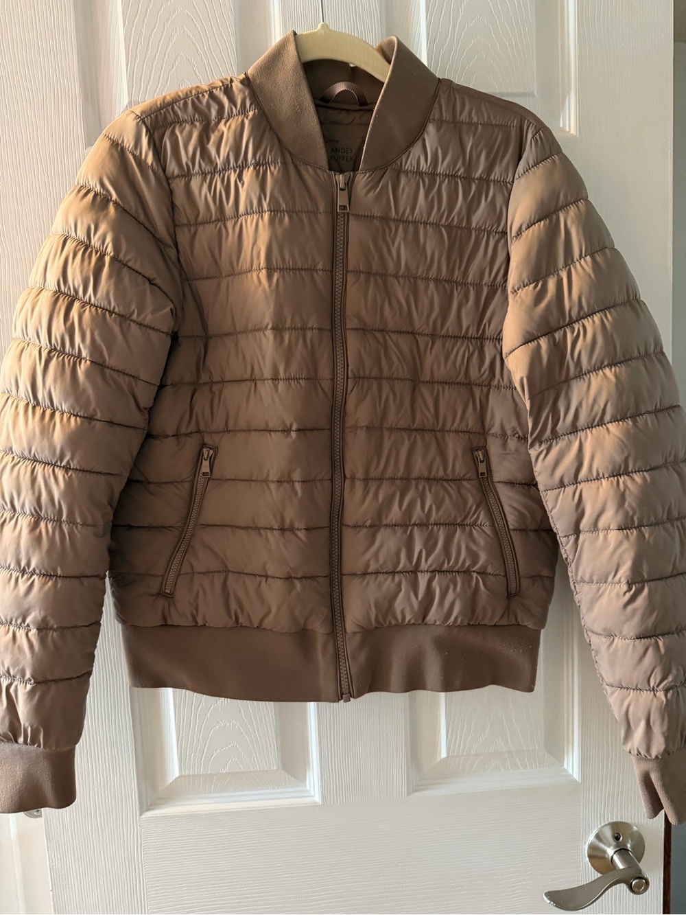 Aritzia Babaton The Group Andes Puffer Bomber Jacket Size Medium ❤️
